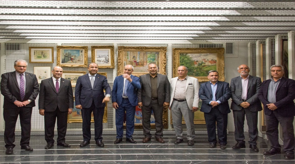 وزير الثقافة العراقي يزور متحف الفنون المعاصرة بطهران