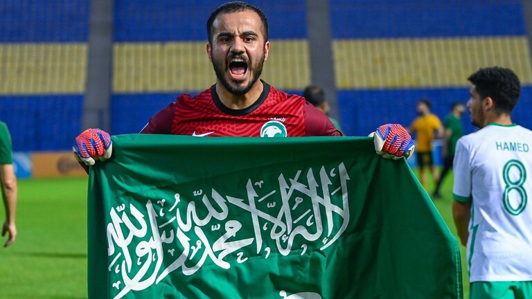 بعد تأهل السعودية إلى نهائي كأس آسيا.. رد فعل والد الحارس لحظة صد ركلة الجزاء
