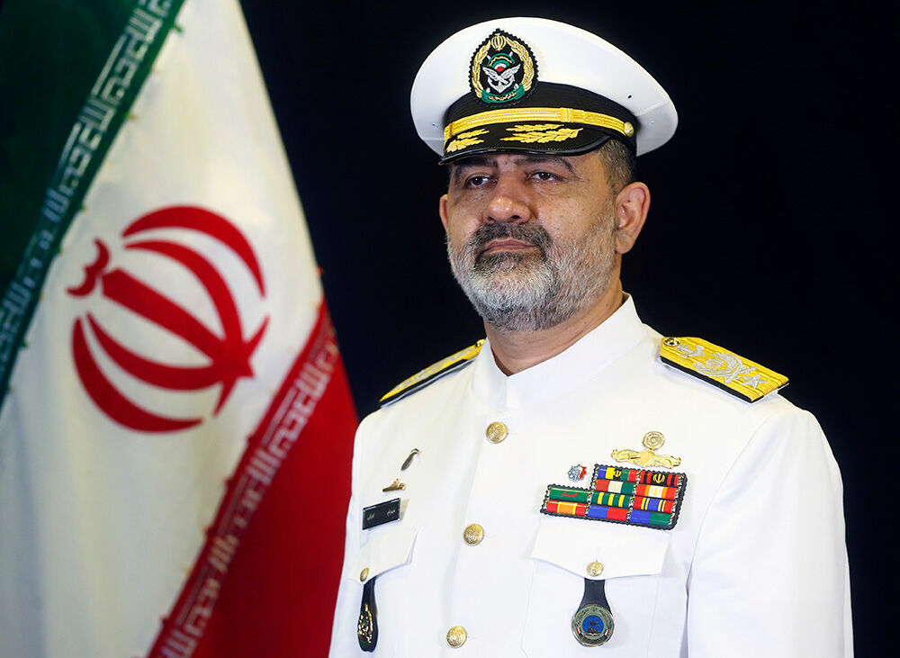 الادميرال ايراني: القوة البحرية تستفيد من امكانيات الشركات المعرفية