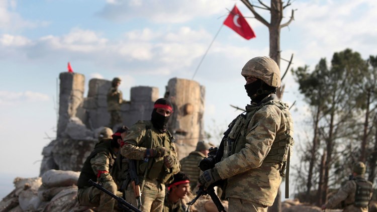 العراق... استهداف الجيش التركي في قاعدة زليكان شرق الموصل