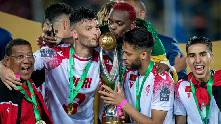 "الكاف" يلوح بحرمان الوداد المغربي من المشاركة في دوري أبطال إفريقيا
