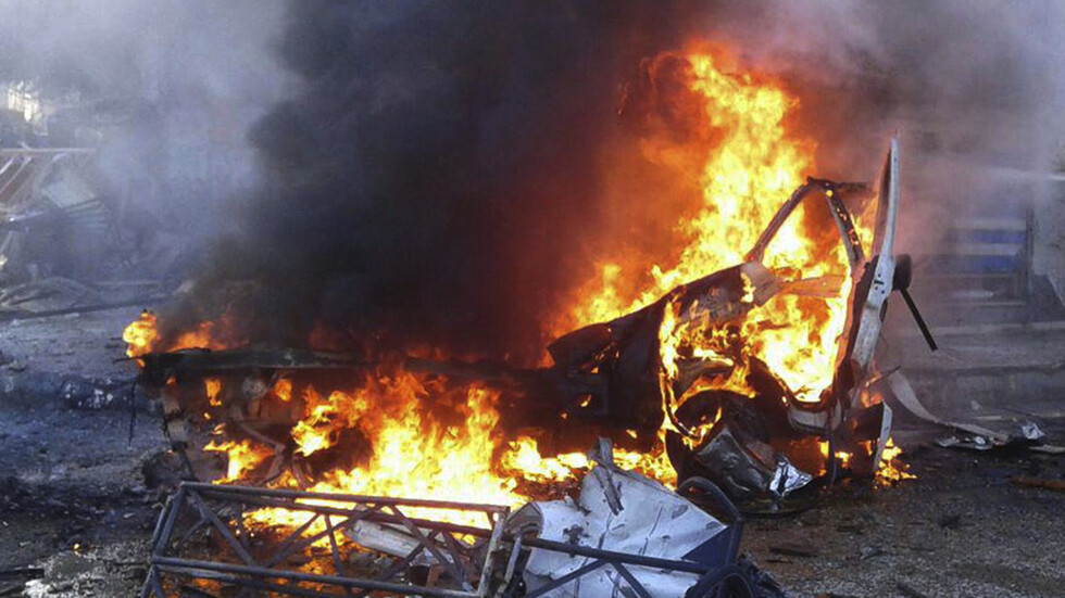 سوريا... استشهاد 13 عسكري ومدني في تفجير حافلة بريف الرقة