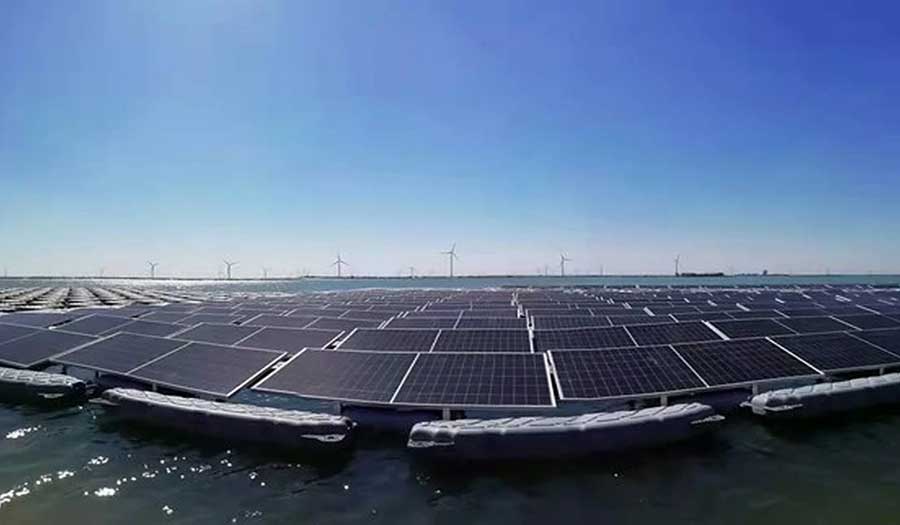 تونس تطلق أول محطة عائمة لإنتاج الكهرباء من الطاقة الشمسية