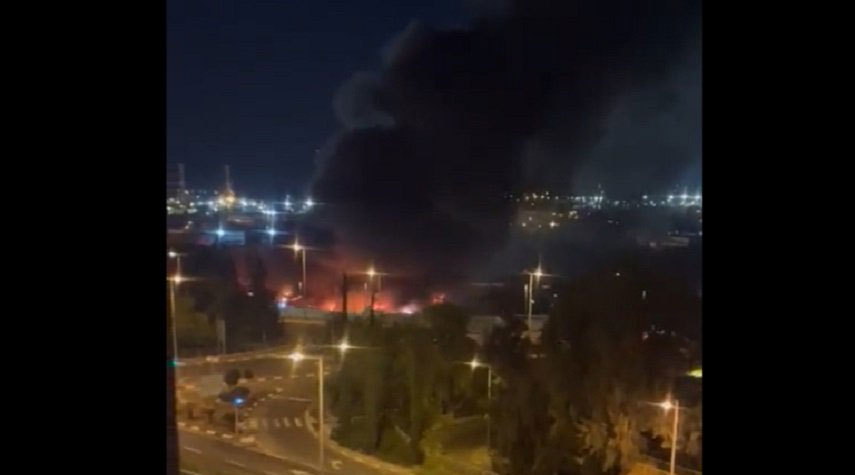 فلسطين المحتلة.. دوي انفجارات وحريق في حيفا