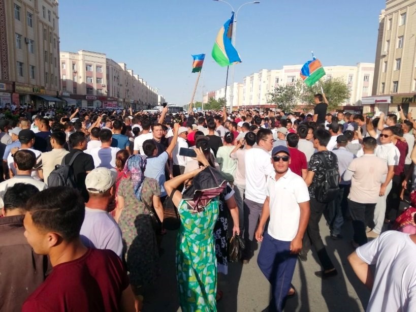 مقتل 18 شخصاً في احتجاجات بأوزبكستان