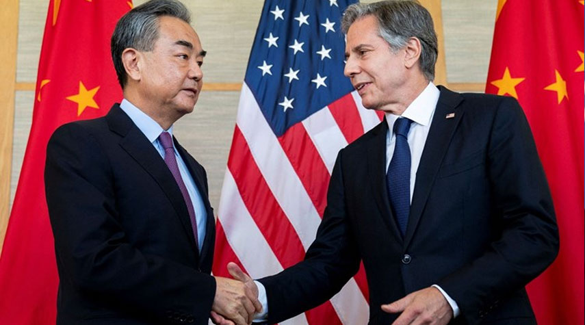 وزير الخارجية الصيني يبلغ نظيره الأمريكي بأن علاقات البلدين مهددة بالإنحراف