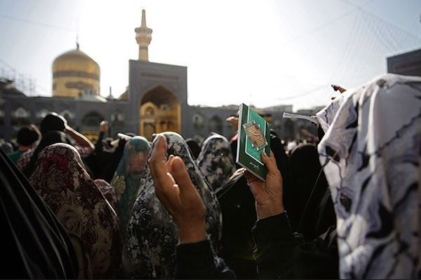 إقامة مراسم دعاء عرفة في مختلف المدن الإيرانية