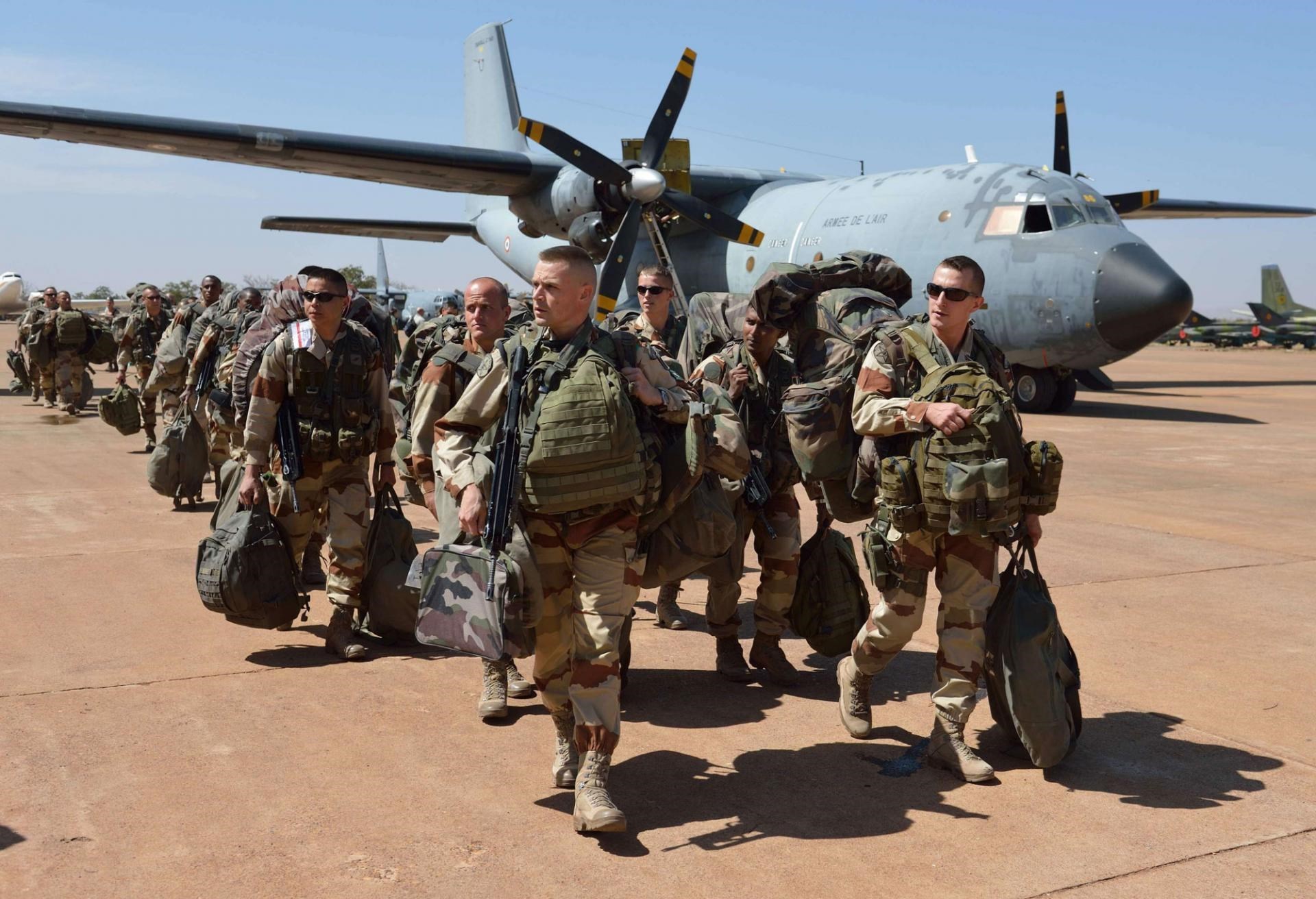 ماكرون: سنعيد التفكير في أوضاع القوات الفرنسية في أفريقيا