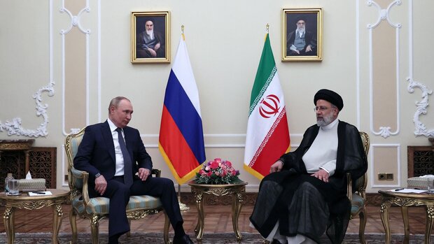 الرئيس الايراني يستقبل نظيره الروسي في طهران