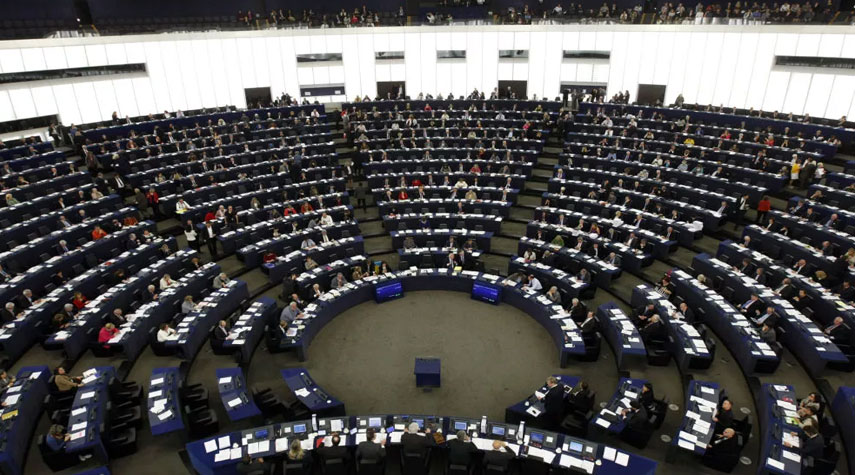المشرعون في المجر يطالبون بكبح سلطة البرلمان الأوروبي