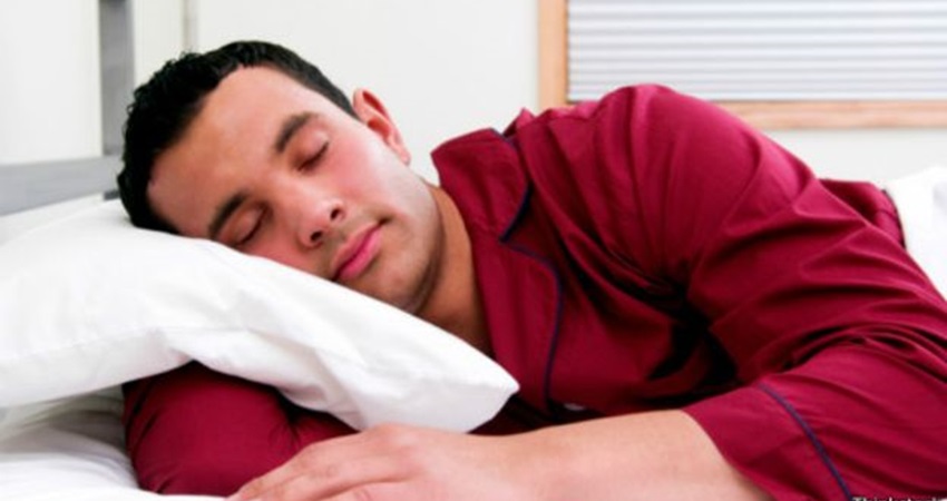 نصائح طبية للنوم المريح في ليالي الصيف الحارة