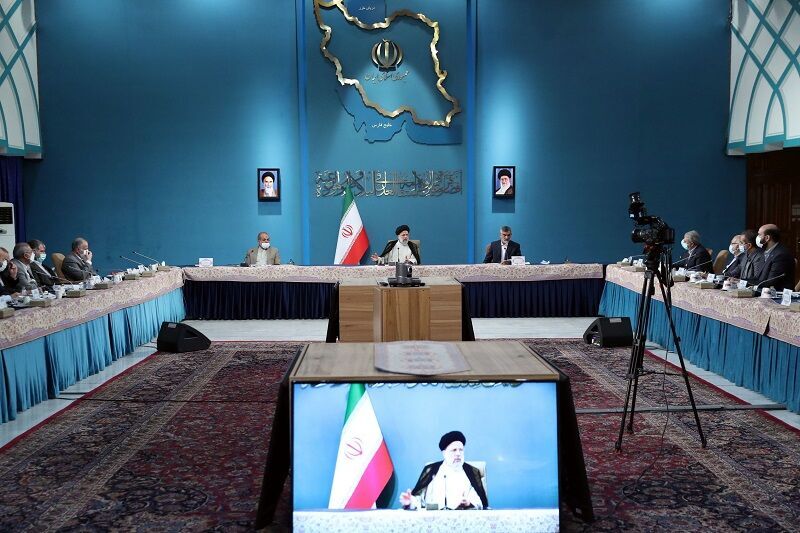الرئيس الايراني يؤكد على دعم الاسواق الحدودية لمكافحة التهريب