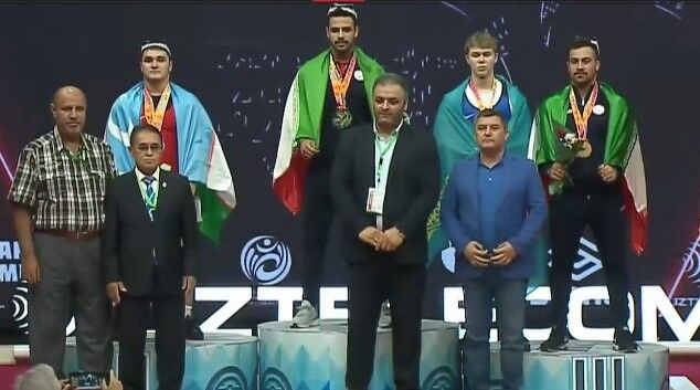 رباع إيراني يتقلد الميدالية الذهبية في بطولة آسيا للشباب