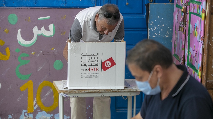 تونس تعلن نسب التصويت الأولية في استفتاء الدستور