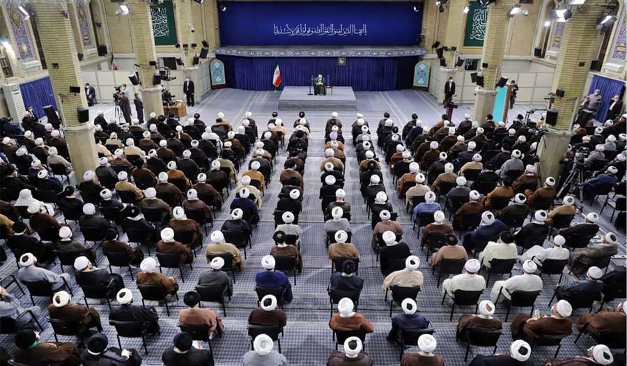 قائد الثورة الاسلامية يستقبل أئمة الجمعة في إيران