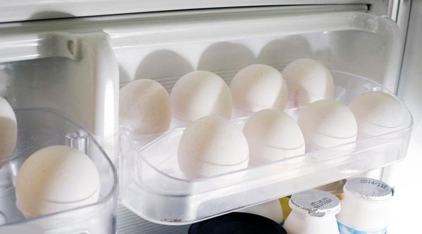 لهذا السبب.. امتنعوا عن وضع البيض في باب الثلاجة