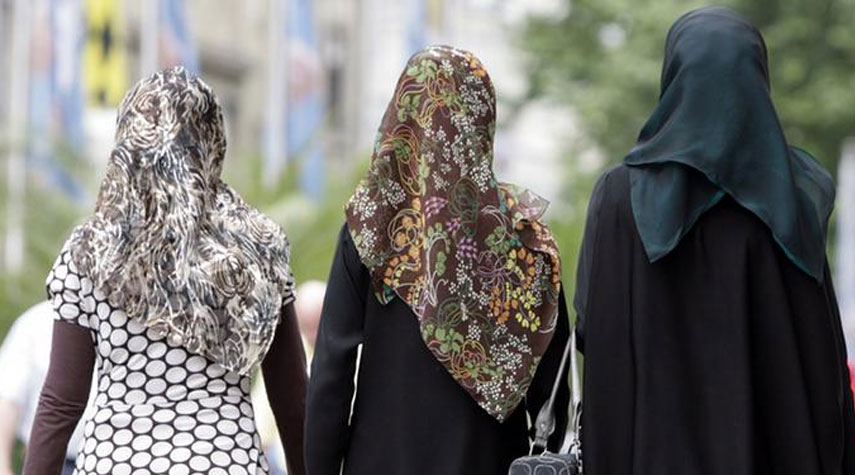 قرار أممي ينتقد فرنسا على منع إمرأة من ارتداء الحجاب في مدرسة عامة
