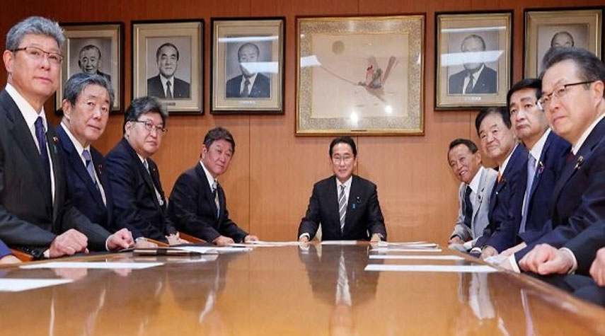 الحكومة اليابانية تستقيل بشكل كامل