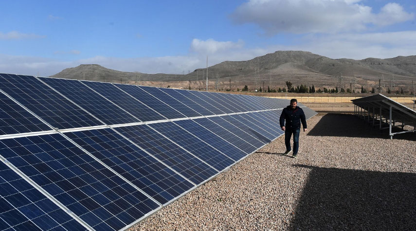 بدء إنشاء أكبر محطة للطاقة الشمسية في إيران