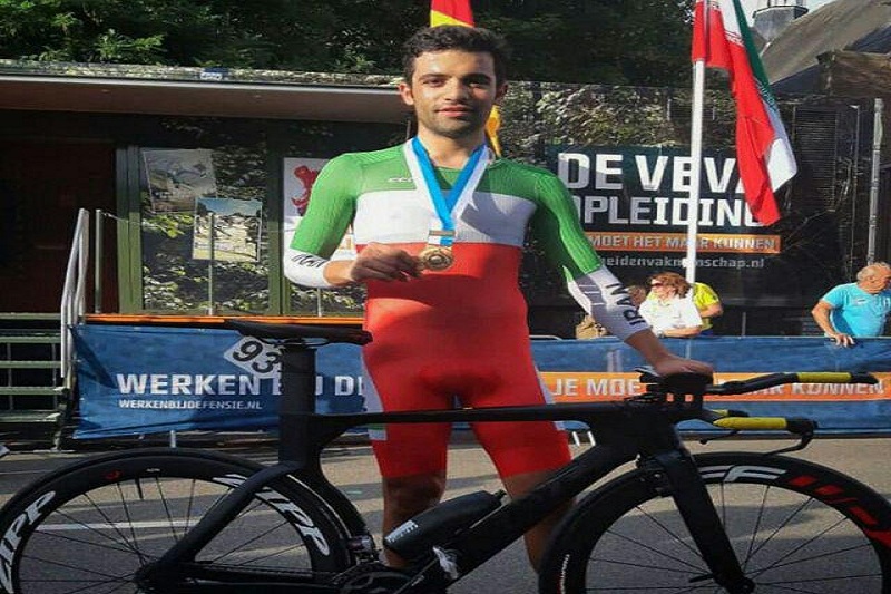 دراج إيراني يتقلد الميدالية الذهبية في ألعاب التضامن الإسلامي