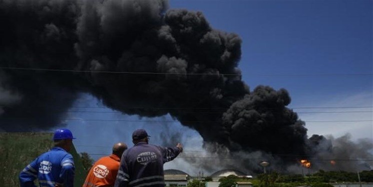فريق إيراني مختص يساهم بإطفاء حرائق منشآت النفط في كوبا