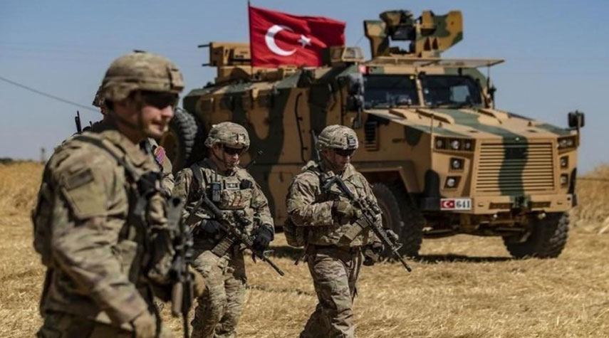 "قسد": الجيش التركي سينقل قسراً عدداً كبيراً من اللاجئين إلى سوريا