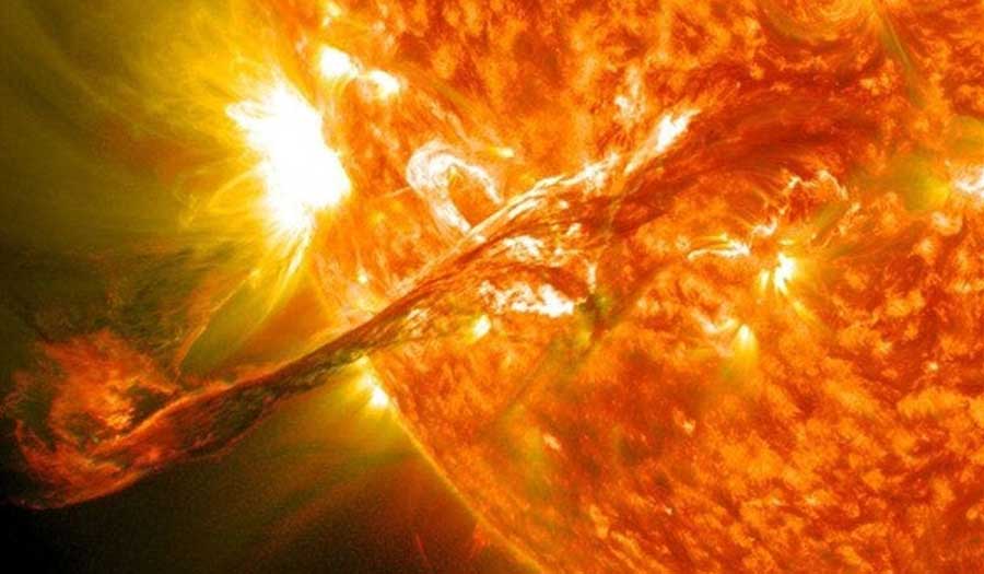 اليوم.. انفجار "وحشي" على الشمس قد يؤدي إلى تعطيل أنظمة GPS 