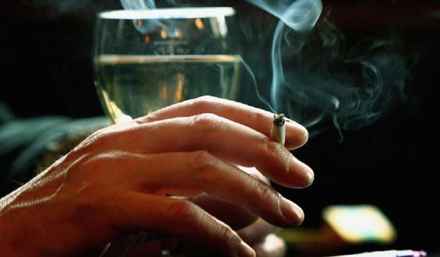 التدخين والكحول أبرز عوامل السرطان عالمياً