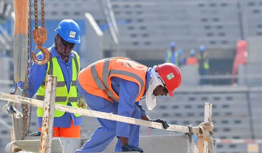 كأس العالم 2022: قطر ترحل عمالا وافدين بعد احتجاجات على عدم دفع أجورهم