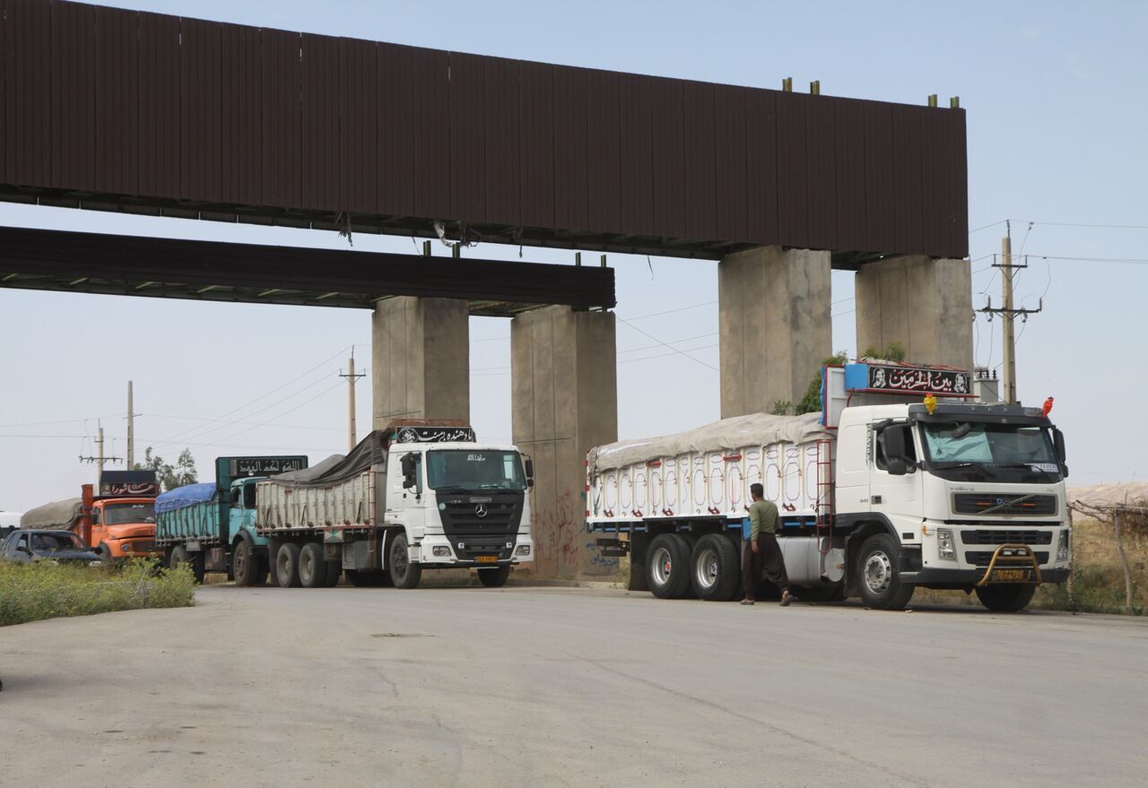 إيران تكشف حجم صادراتها إلى العراق عبر منفذ " خسروي" 