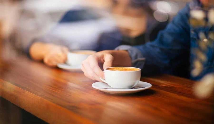 متى يزيد شرب القهوة والشاي من احتمال الإصابة بسرطان المريء؟