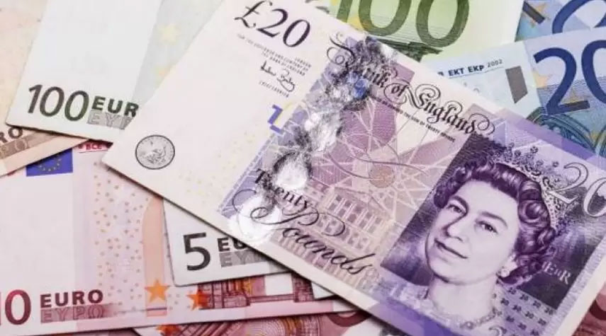 بريطانيا: الإسترليني يصل لأسوأ أداء شهري أمام الدولار منذ عام 2016