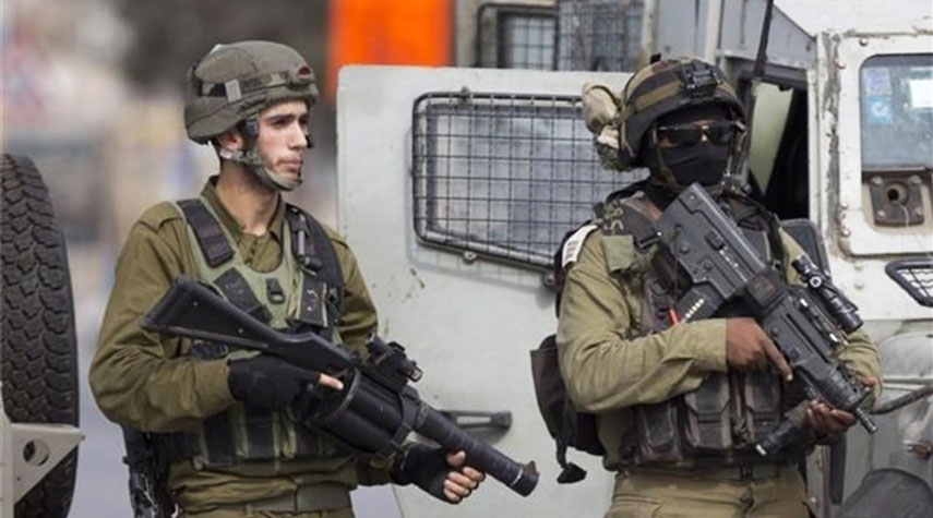 قوات الاحتلال الصهيوني تقتحم الضفة الغربية وتعتقل فلسطينيين