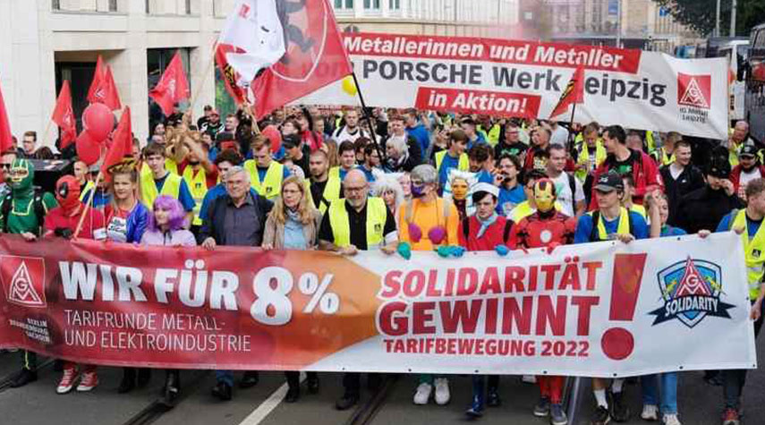 ألمانيا... تظاهرة تطالب برفع الأجور في قطاع الصناعة