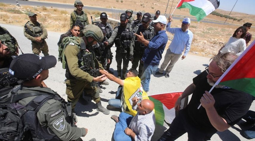الخارجية الفلسطينية: الاحتلال يمارس أبشع أشكال الاضطهاد بحق الفلسطينيين