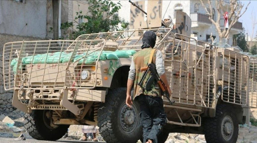 اليمن.."الانتقالي الجنوبي" يعلن سيطرته على مواقع للقاعدة في أبين