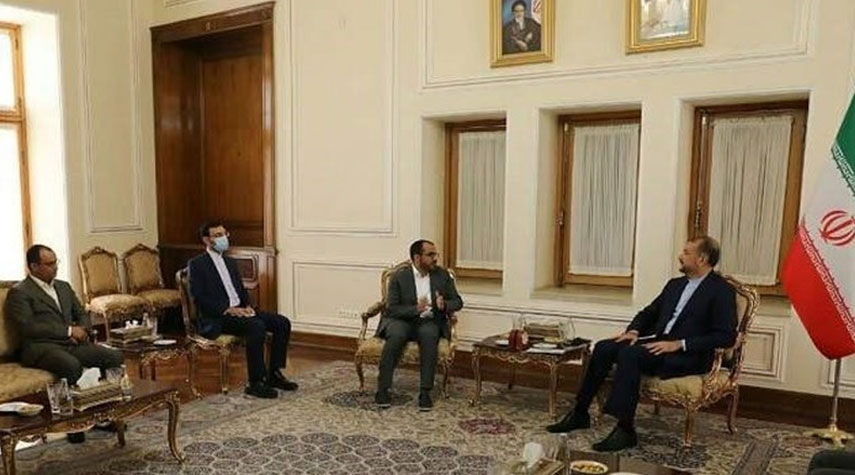 وزير الخارجية الإيراني يستقبل الوفد الوطني اليمني المفاوض