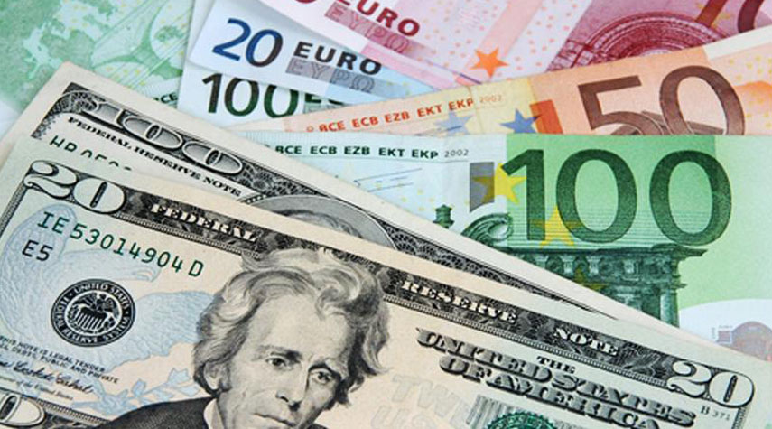 اليورو يرتفع أمام الدولار.. وتوجه أوروبي لرفع الفائدة