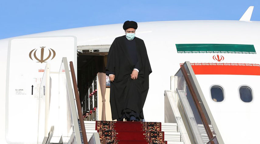 وصول الرئيس الإيراني إلى سمرقند للحضور في قمة شنغهاي