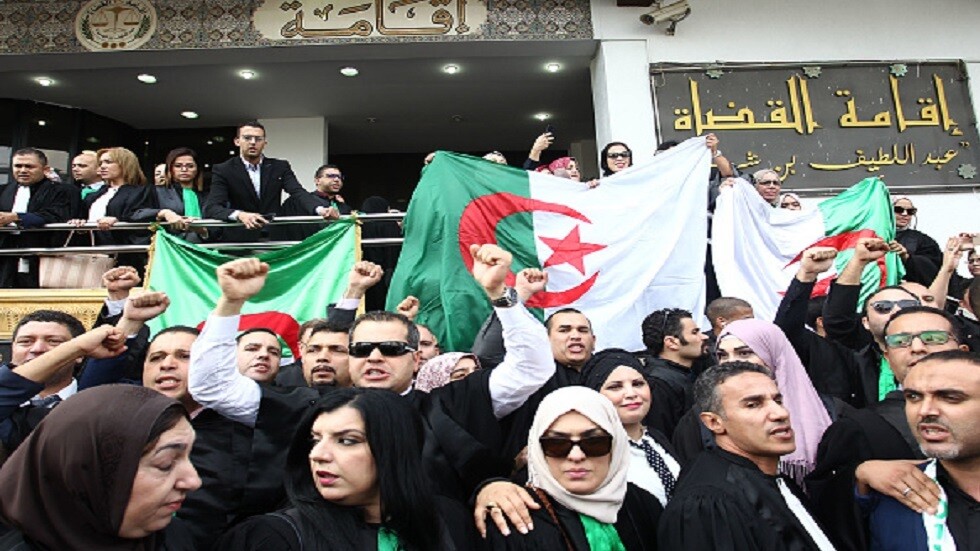 قضاة الجزائر يقاطعون اجتماعا لعقده في الاراضي المحتلة