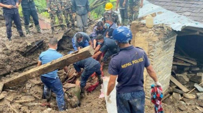 إنهيارات أرضية تودي بحياة 15 شخصاً في النيبال