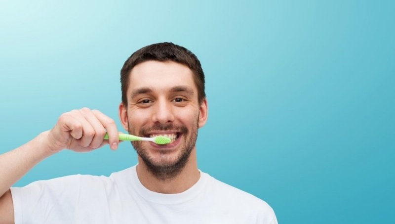 عادة "ينبغي تجنبها" عند استخدام فرشاة الأسنان!