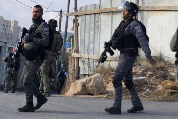 فلسطين.. قوات الاحتلال تعتقل 7 مواطنين من القدس والخليل