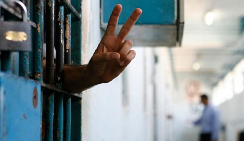30 معتقلا إداريا يواصلون إضرابهم المفتوح عن الطعام