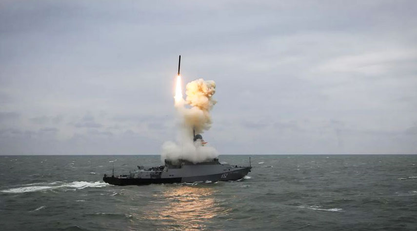روسيا تختبر أحدث سفينة صواريخ مزودة بـ