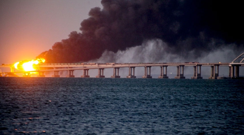 موسكو: تفجير جسر القرم بتدبير رئيس استخبارات أوكرانيا العسكرية