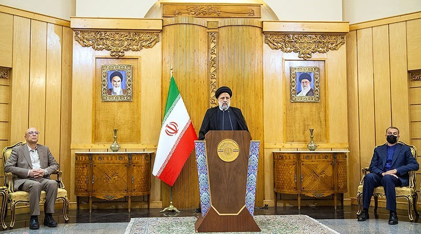 الرئيس الإيراني وهو متوجه إلى كازاخستان.. سياستنا تعزيز علاقات الجوار