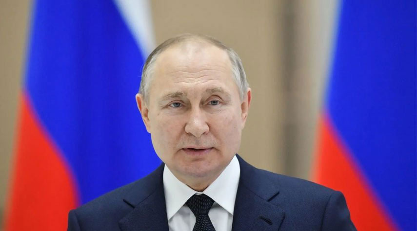 الرئيس الروسي يصل "أستانا" للمشاركة في 3 قمم