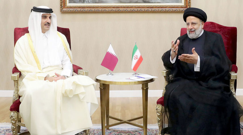 الرئيس الإيراني يلتقي أمير قطر