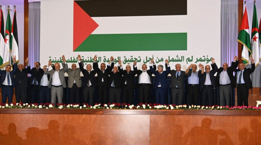 الرئيس الجزائري: التوقيع على لم الشمل لوحدة فلسطين يوم تاريخي